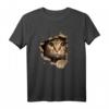 Süßes Kätzchen schaut aus zerrissenem Stoff - Katzen T-Shirt als Geschenk für Herrchen, Frauchen & Katzenliebhaber zum Geburtstag oder Weihnachten