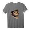 Süßes Kätzchen schaut aus zerrissenem Stoff - Katzen T-Shirt als Geschenk für Herrchen, Frauchen & Katzenliebhaber zum Geburtstag oder Weihnachten
