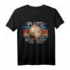 HapOwl Vintage Never Forget Pluto - Lustiges Retro Astronomie Space Kurzarm T-Shirt für Nerds & Astronomie-Fans