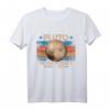 HapOwl Vintage Never Forget Pluto - Lustiges Retro Astronomie Space Kurzarm T-Shirt für Nerds & Astronomie-Fans