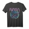 NASA Pastel Rocket Earth Logo T-Shirt - Offiziell lizenzierte NASA Kleidung für Raumfahrtfans