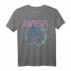 NASA Pastel Rocket Earth Logo T-Shirt - Offiziell lizenzierte NASA Kleidung für Raumfahrtfans