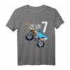 Kinder 7 Jahre Monster Truck Geburtstag Shirt für Jungen und Mädchen – Buntes, klassisch geschnittenes T-Shirt für Kindergeburtstag und Party