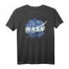 NASA Starry Night Classic Chevron Logo Graphic T-Shirt - Offiziell lizenziertes Weltraum-Design für NASA-Fans