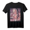Heißes Mädchen mit Pistolen T-Shirt - Sexy Pinup-Girl Grafik für Männer und Frauen, modisches Statement
