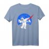 NASA Astronaut Dab On The Moon Graphic T-Shirt - Offiziell lizenzierte NASA Bekleidung für Raumfahrtfans