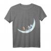 Astronaut von Campfire auf Halbmond - Astronomie-Fan T-Shirt, Perfekt für Sternenbeobachtung, Planetarium & Science-Fiction Fans
