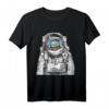 Fischbecken im Raumanzug Astronaut Goldfisch Weltraumgrafik T-Shirt – Für Science Fiction Liebhaber und Raumfahrtfans