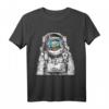 Fischbecken im Raumanzug Astronaut Goldfisch Weltraumgrafik T-Shirt – Für Science Fiction Liebhaber und Raumfahrtfans