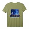 Streetwear Vaporwave Astronaut T-Shirt mit Glitch und VHS Ästhetik – Perfekt für Retro-Fans, Einsamkeit und kreative Styles