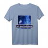 Streetwear Vaporwave Astronaut T-Shirt mit Glitch und VHS Ästhetik – Perfekt für Retro-Fans, Einsamkeit und kreative Styles