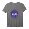 NASA Logo In Space Graphic T-Shirt - Offiziell lizenziertes Weltraum-Design für NASA Fans