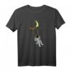 Weltraum Kosmonaut Geschenk Mond Schaukel Astronaut T-Shirt – Perfektes Geschenk für Raumfahrt-Fans, Astronomie Nerds & Kinder zu Weihnachten & Geburtstag