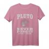 Pluto Never Forget - Lustiges Astronomie & Planeten T-Shirt als Geschenk zum Geburtstag oder Weihnachten für Sternenbeobachter und Pluto-Liebhaber
