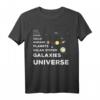 Universum Physiker - Quantenmechanik und Galaxie T-Shirt für Astrophysiker, Kinder und Weltraumfans - Perfektes Geschenk zu Weihnachten & Geburtstag