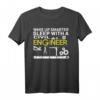 Cool Design Schlaf Mit Einem Bauingenieur T-Shirt - Hochwertiges, klassisch geschnittenes Berufs-T-Shirt mit doppeltem Saum