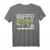 Cool Design Schlaf Mit Einem Bauingenieur T-Shirt - Hochwertiges, klassisch geschnittenes Berufs-T-Shirt mit doppeltem Saum