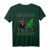 Lustiges schwarze Katze 'What?' Pushing Christmas Tree Ugly Sweater T-Shirt – Perfektes Geschenk für Katzenliebhaber zu Weihnachten, Halloween, Valentinstag & Muttertag