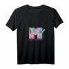 HapOwl Neon Tie-Dye Logo T-Shirt mit V-Ausschnitt – Stylisches Party-Outfit zum runden Jubiläum