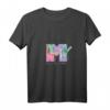 HapOwl Neon Tie-Dye Logo T-Shirt mit V-Ausschnitt – Stylisches Party-Outfit zum runden Jubiläum