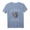Geh mir aus dem Weg du unnötiger Sozialkontakt Wikinger T-Shirt – Lustiges Motiv mit Helm und Äxten, perfekt als Geschenk für Wikinger Fans und Humorvolle zum Geburtstag oder Lockdown