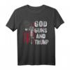 God Guns And Trump T-Shirt mit amerikanischer Flagge, 2nd Amendment & AR15 Design – Patriotisches T-Shirt für Trump-Unterstützer und Waffenbefürworter