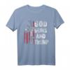 God Guns And Trump T-Shirt mit amerikanischer Flagge, 2nd Amendment & AR15 Design – Patriotisches T-Shirt für Trump-Unterstützer und Waffenbefürworter
