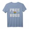 Free Hugs Regenbogen T-Shirt für Gay, Bi & Lesbisch Liebe - Perfekt für CSD Parade & Pride Veranstaltungen