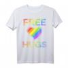 Free Hugs LGBT T-Shirt - Regenbogen Herz Support-Shirt für Lesben, Schwule, Bisexuelle und Transgender - Perfekt als Geschenk zum Geburtstag, Weihnachten oder Pride