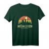 Retro Vintage Skyline München T-Shirt – Stadtgeschenk & Souvenir für Touristen und Bewohner mit buntem Sonnenuntergang-Design