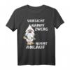 Kampfzwerg nimmt Anlauf - Empowerndes Kleinwüchsigen Mensch T-Shirt für Geburtstag, Weihnachten, Vatertag & Muttertag