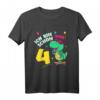 Kinder Geburtstags T-Shirt für 4 Jahre alt - Dinosaurier Dino Party Motiv, lustiges Geschenk für Jungen und Mädchen