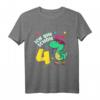 Kinder Geburtstags T-Shirt für 4 Jahre alt - Dinosaurier Dino Party Motiv, lustiges Geschenk für Jungen und Mädchen