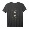 Magische Energie der Sonne, Sterne & Mond Boho Graphic T-Shirt - Mystisches Design für Astrologie, Hexen & Spirituelle Freunde