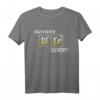 Ganz in meinem Element - Chemie & Bier T-Shirt für Bierliebhaber, Kneipen-Fans & Oktoberfest-Feiernde
