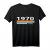 Vintage Retro Stripes 1970 Geburtstagsjahr T-Shirt – Klassisches Design mit Hund und chinesischem Tierzeichen für Herren und Damen