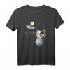 Lustiges Flache Erde T-Shirt mit Astronaut auf Einhorn - Verschwörungstheorie Humor Shirt für Skeptiker und Witzbold