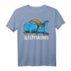 Sleepysaurus Dinosaurier Schlafshirt – Lustiges Nachthemd für Langschläfer, Morgenmuffel & Nachteulen, Bequeme Schlafkleidung für Faulheit und Müde