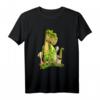 Gigantosaurus Logo T-Shirt mit Giganto und den 4 jungen Dinosauriern für Kinder – Klassisch geschnitten, doppelt genähter Saum