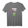 Batteriearm müde Mama von zwei volle Energie Jungen T-Shirt – Lustiges Geschenk für Mütter mit Zwillingen oder zwei Söhnen