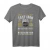 Dutch Oven Cast Iron Pro Grillen & BBQ T-Shirt - Retro Design für Outdoor & Camping Fans, Gusseisen-Liebhaber & Grill-Enthusiasten