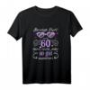 Damen 60. Geburtstag Jahrgang 1963 T-Shirt - Humorvolles Geschenk für Frauen mit Retro-Design, Herzbrille und Regenbogen