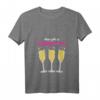 Damen Gruppen Sekt Silvester Outfit Partnerlook Party T-Shirt mit V-Ausschnitt - Perfekt für Silvesterfeier & Mitternachts-Party