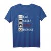 EAT SLEEP GAME REPEAT T-Shirt – Cooles Geschenk für Gamer, Zocker & Zockerinnen zum Geburtstag & Weihnachten