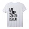 Essen Schlaf Fußball Wiederholen - Lustiges Sportarten T-Shirt für Männer und Frauen als Geschenk für Geburtstag, Weihnachten & mehr
