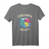 Cube Earth Society Parodie T-Shirt – Lustiges Anti-Verschwörungstheorie Shirt für Flacherd-Liebhaber und Würfel-Erd-Anhänger