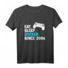 15. Geburtstag Geschenk für Gamer - Lustiges 'Eat Sleep Zocken' T-Shirt mit Controller für Jungen, Mädchen, Männer und Frauen