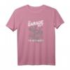 Lustiges Auto Motiv T-Shirt mit 'Die Garage ruft' - Perfektes Geschenk für Auto- und Tuning-Fans, Mechaniker & Autoschrauber