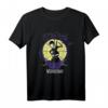 HapOwl Wednesday Playing Celo T-Shirt mit Glasfenster - Lizenziertes Addams-Familien Merchandise für Fans