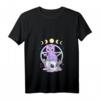 Kawaii Pastel Goth Damen T-Shirt mit Witchy Cat Skull, Kristallen & Mond - Perfekt für Anime, Gothic & Okkultismus Fans